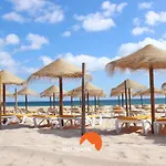 #112 Oura Pool & Nightlife Διαμέρισμα