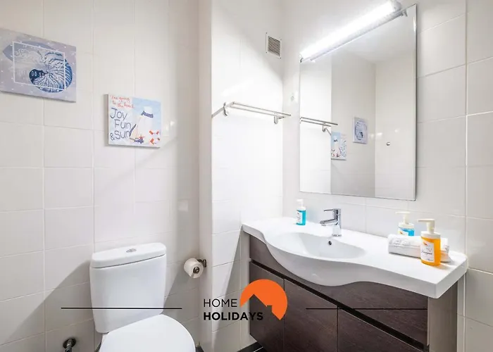 #112 Oura Pool & Nightlife Apartman