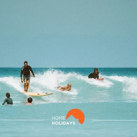 #112 Oura Flat By Holidays