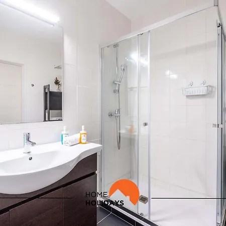 #112 Oura Flat By Holidays Appartement